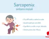 Anziana con difficoltà a sedersi, sintomi iniziali di sarcopenia: fatica a salire le scale, quadricipiti sensibili, equilibrio alterato, riflessi diminuiti.