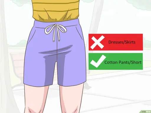 Pantaloni corti di cotone per evitare l'irritazione da sfregamento. No a vestiti e gonne.