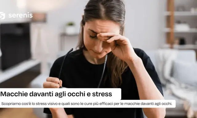 Donna con occhiali in mano si strofina gli occhi, forse a causa di macchie davanti agli occhi e stress. Scopri di più.